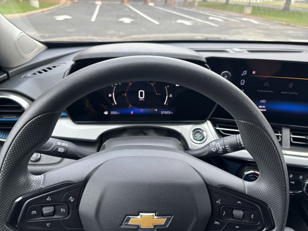 2025 Chevrolet Trax - Image 28