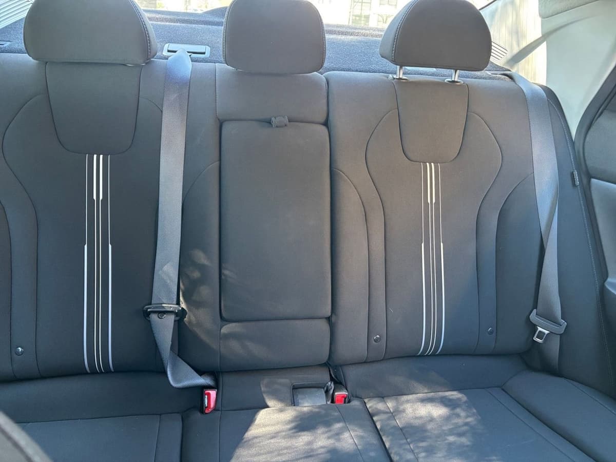 2025 Hyundai Elantra - Image 32