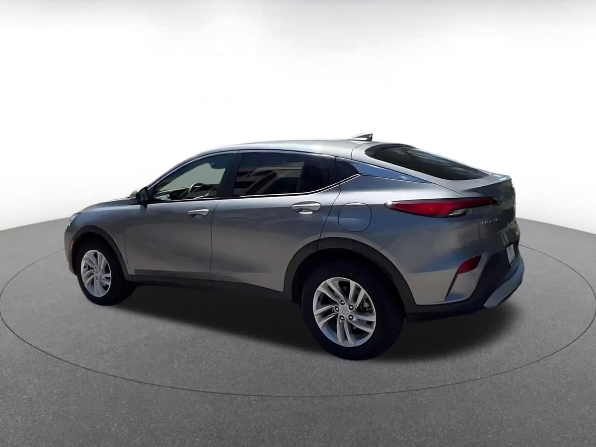 2025 Buick Envista - Image 10