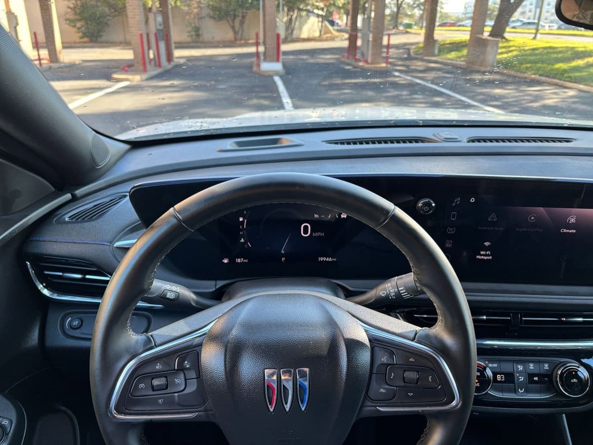 2025 Buick Envista - Image 28