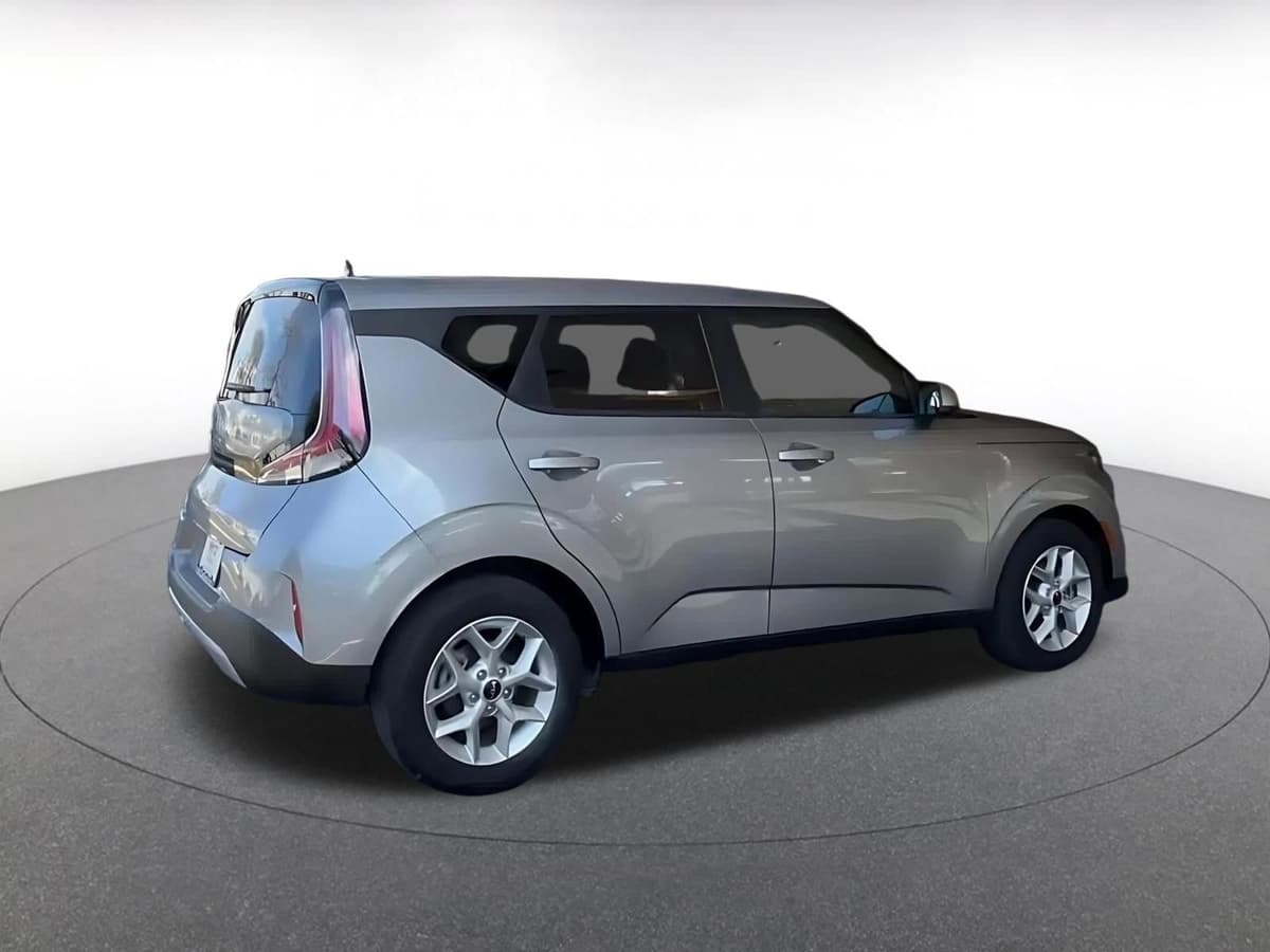 2025 Kia Soul - Image 13