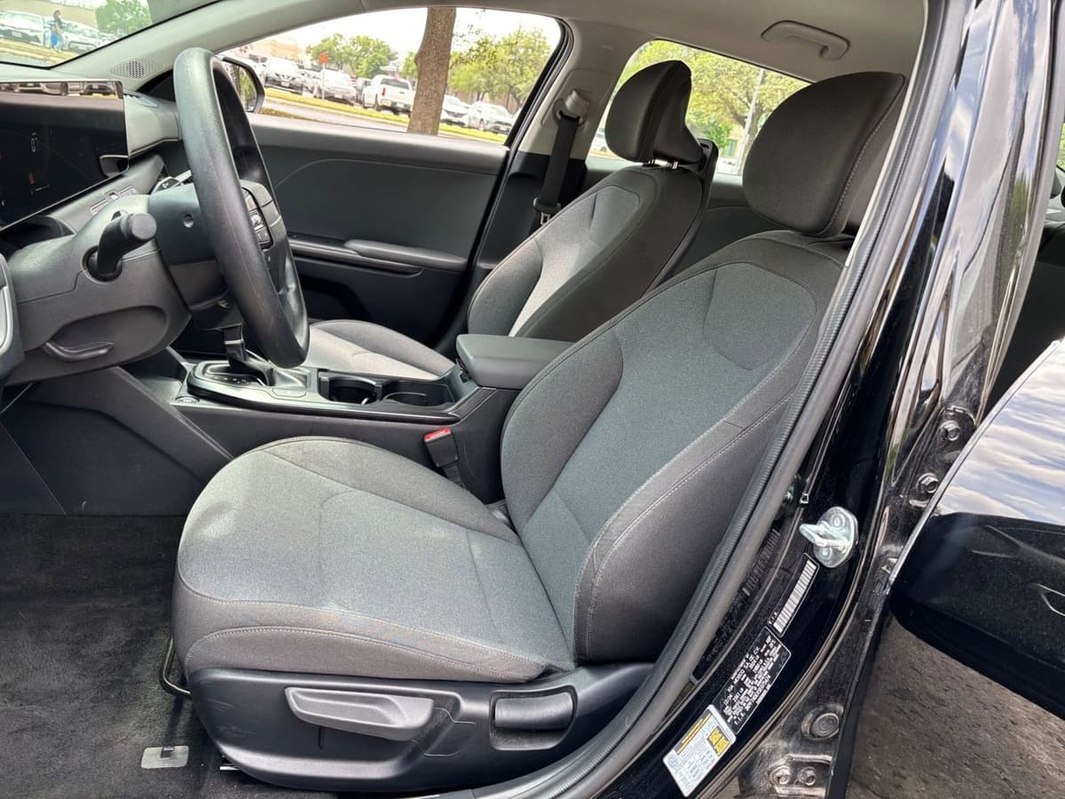 2025 Kia K4 - Image 22