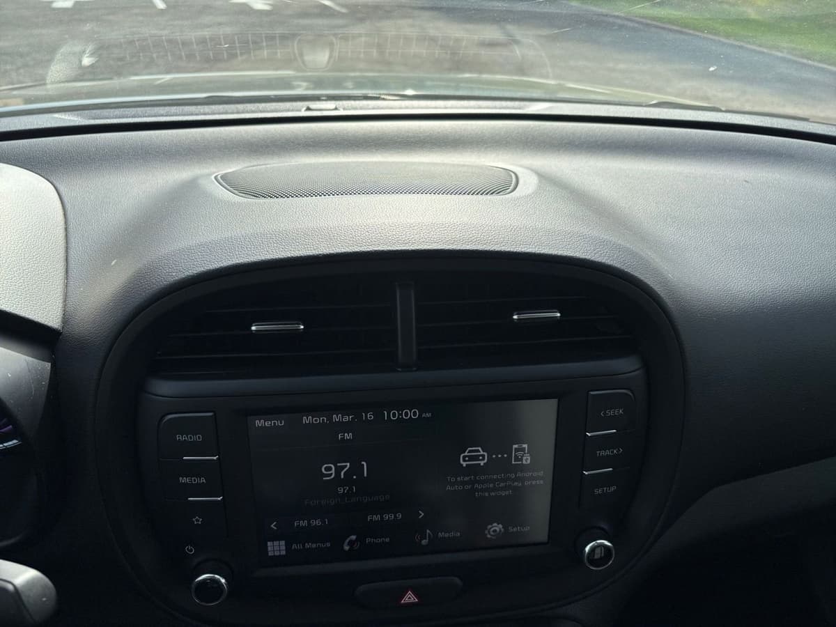 2025 Kia Soul - Image 17