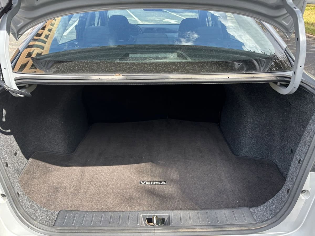 2025 Nissan Versa - Image 26