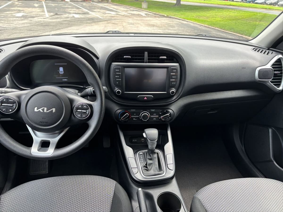 2025 Kia Soul - Image 27
