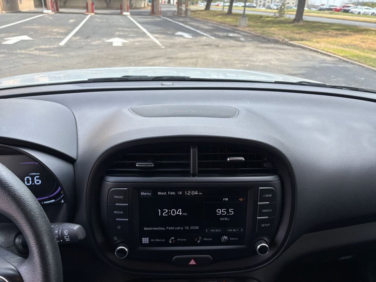 2025 Kia Soul - Image 17