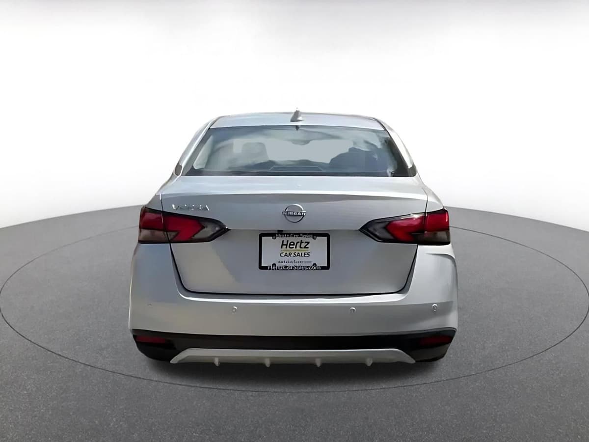 2025 Nissan Versa - Image 12