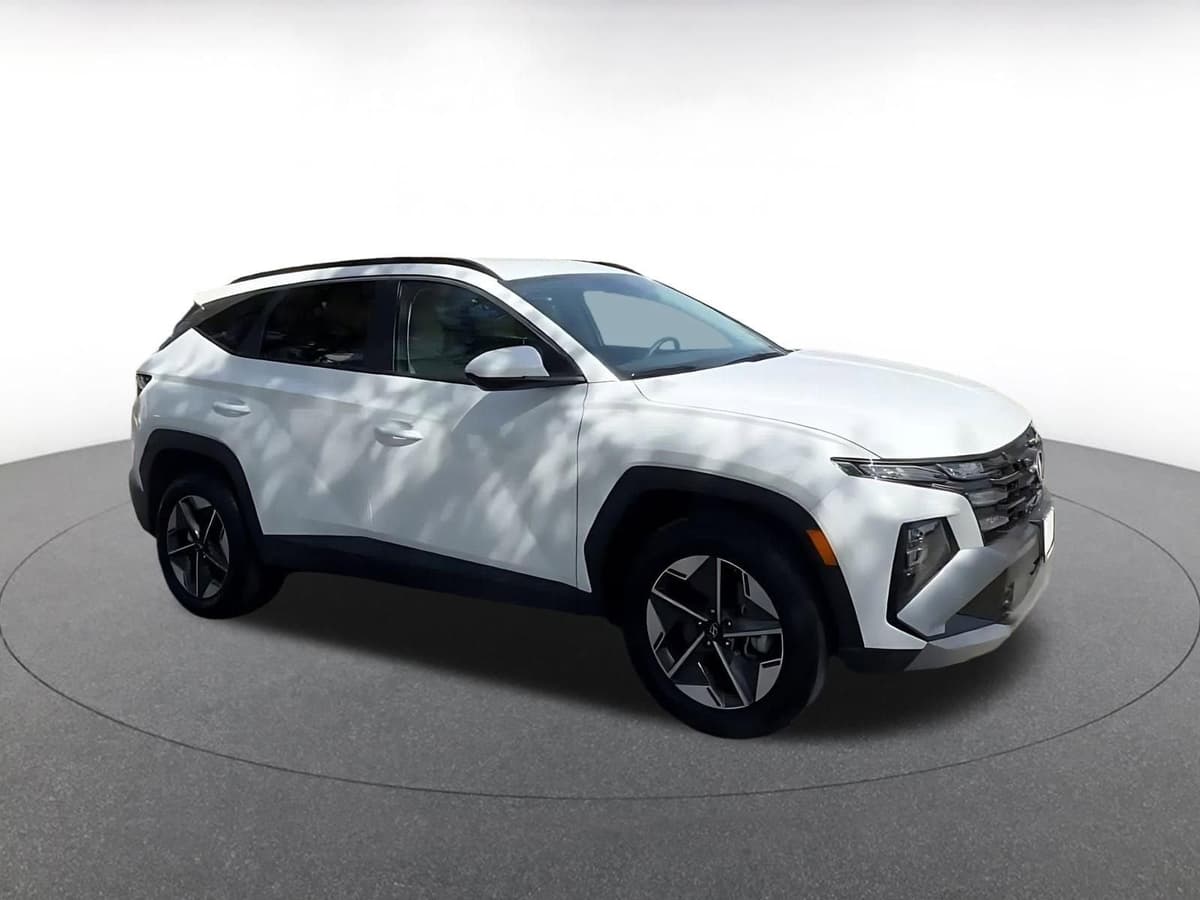 2025 Hyundai Tucson - Image 2