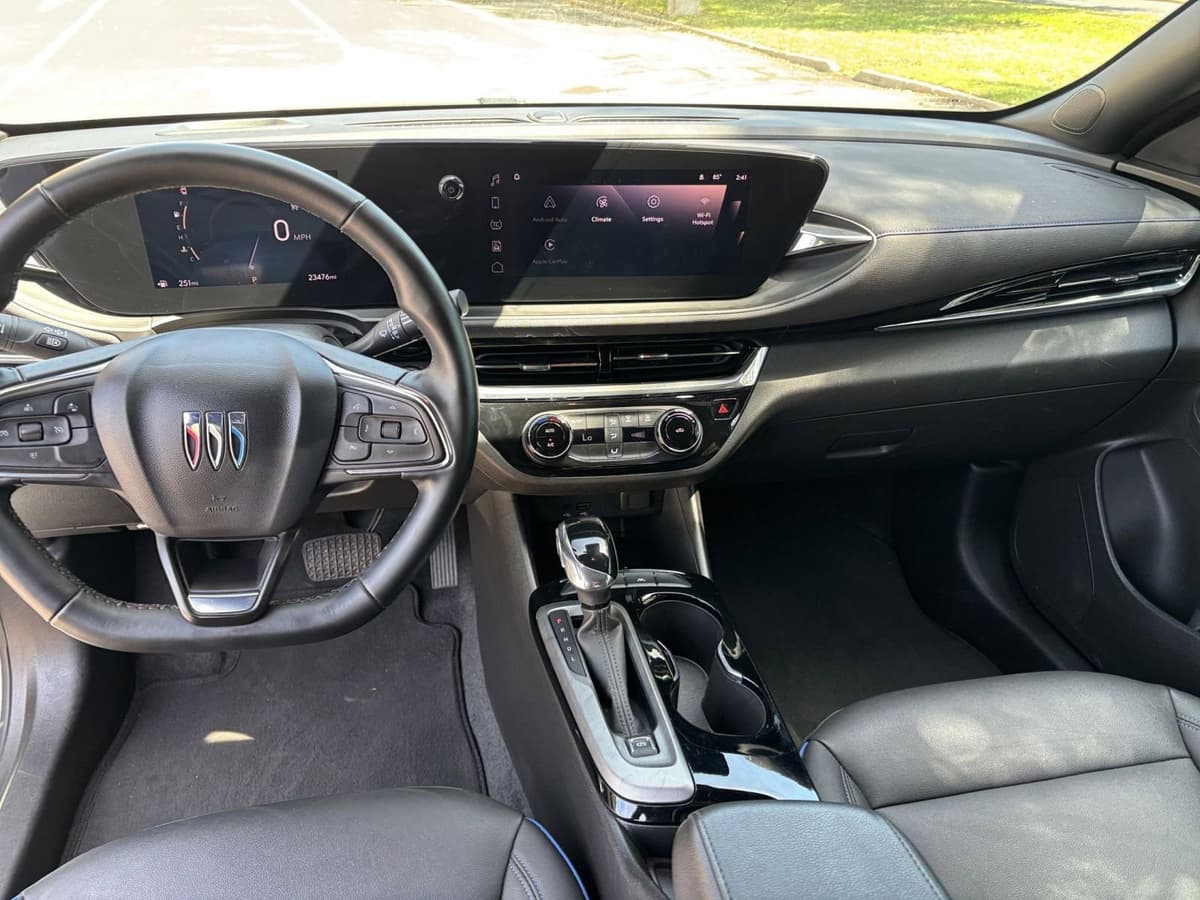 2025 Buick Envista - Image 28