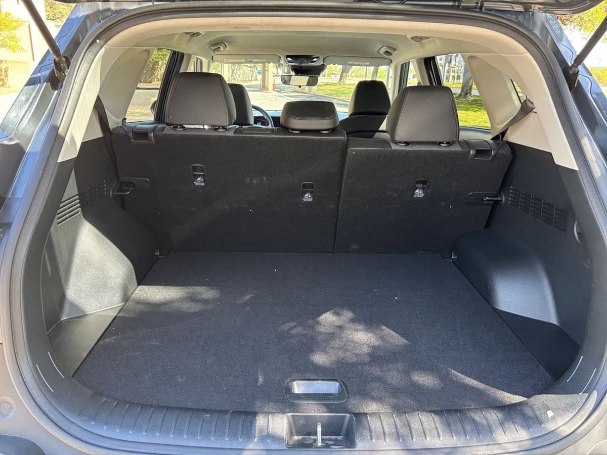 2025 Kia Seltos - Image 26