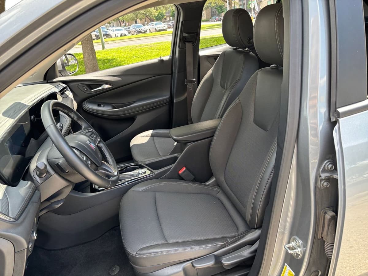 2025 Buick Encore GX - Image 31