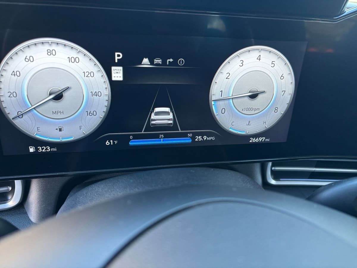 2025 Hyundai Elantra - Image 35