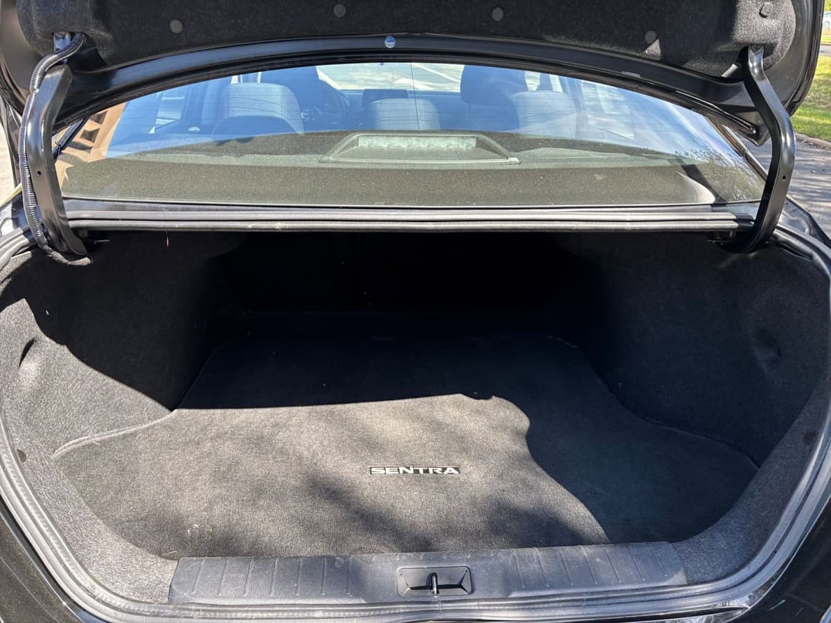 2025 Nissan Sentra - Image 26