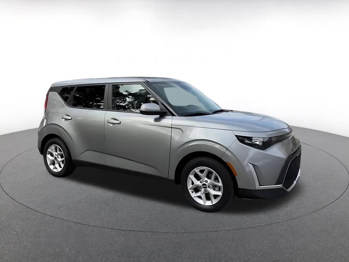 2025 Kia Soul - Image 2