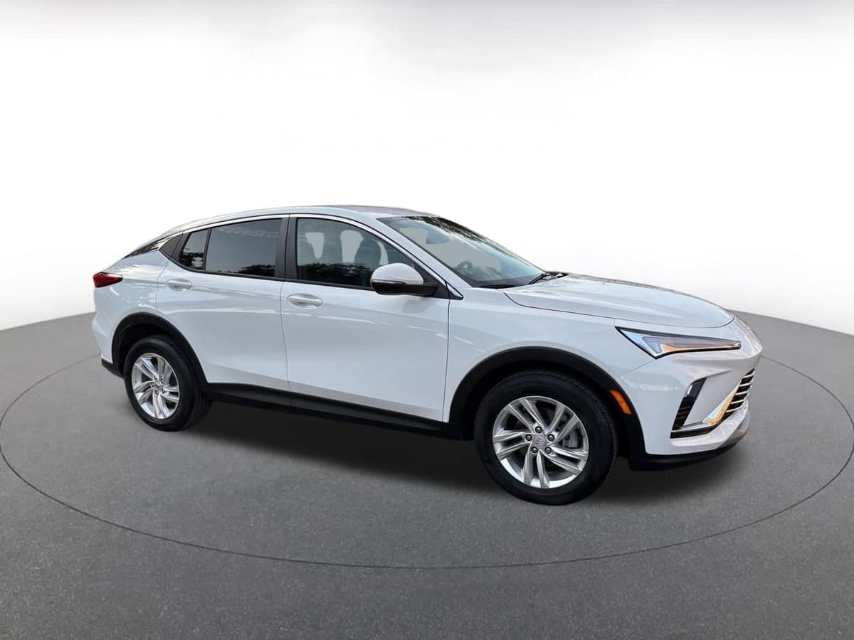 2025 Buick Envista - Image 1