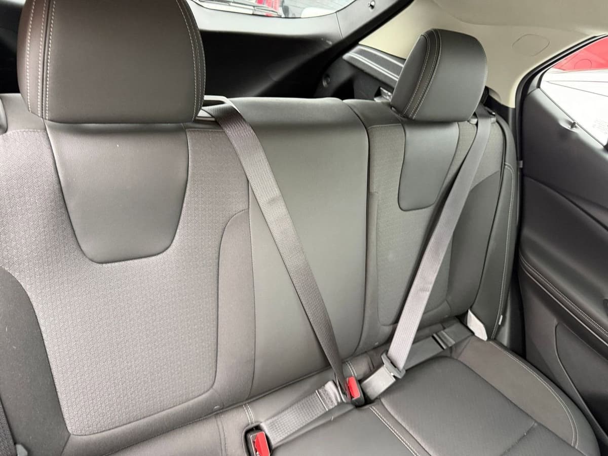 2025 Buick Encore GX - Image 31