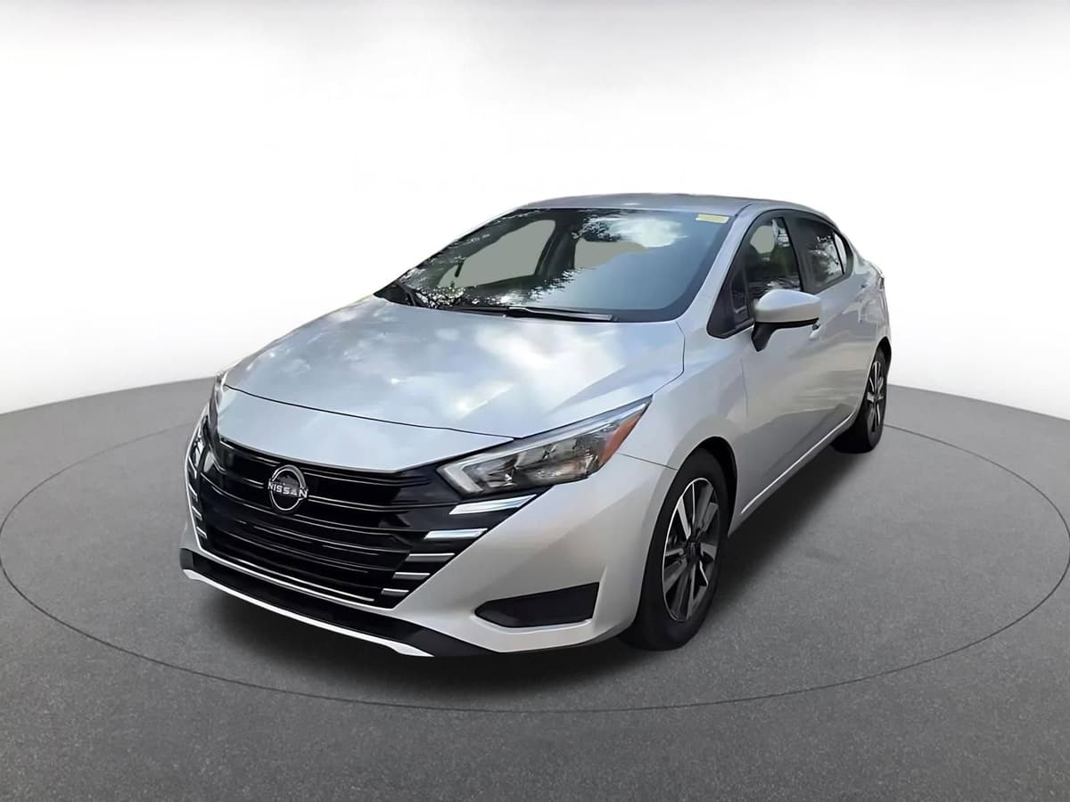 2025 Nissan Versa - Image 6