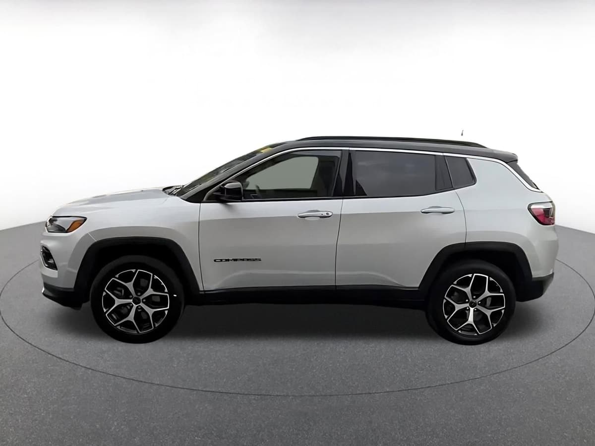 2025 Jeep Compass - Image 10
