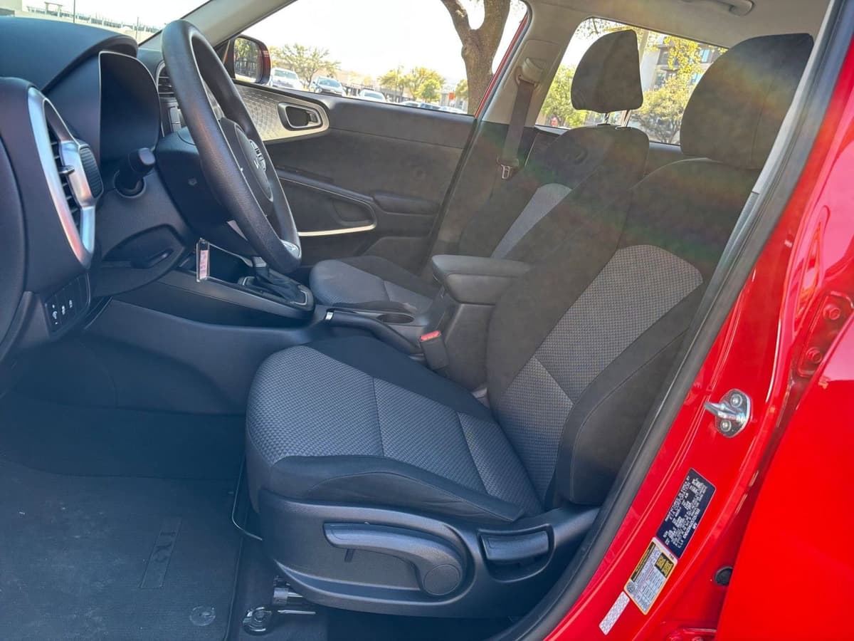 2025 Kia Soul - Image 22