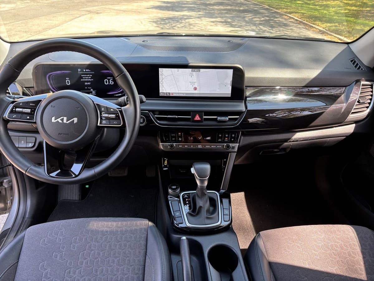 2025 Kia Seltos - Image 28
