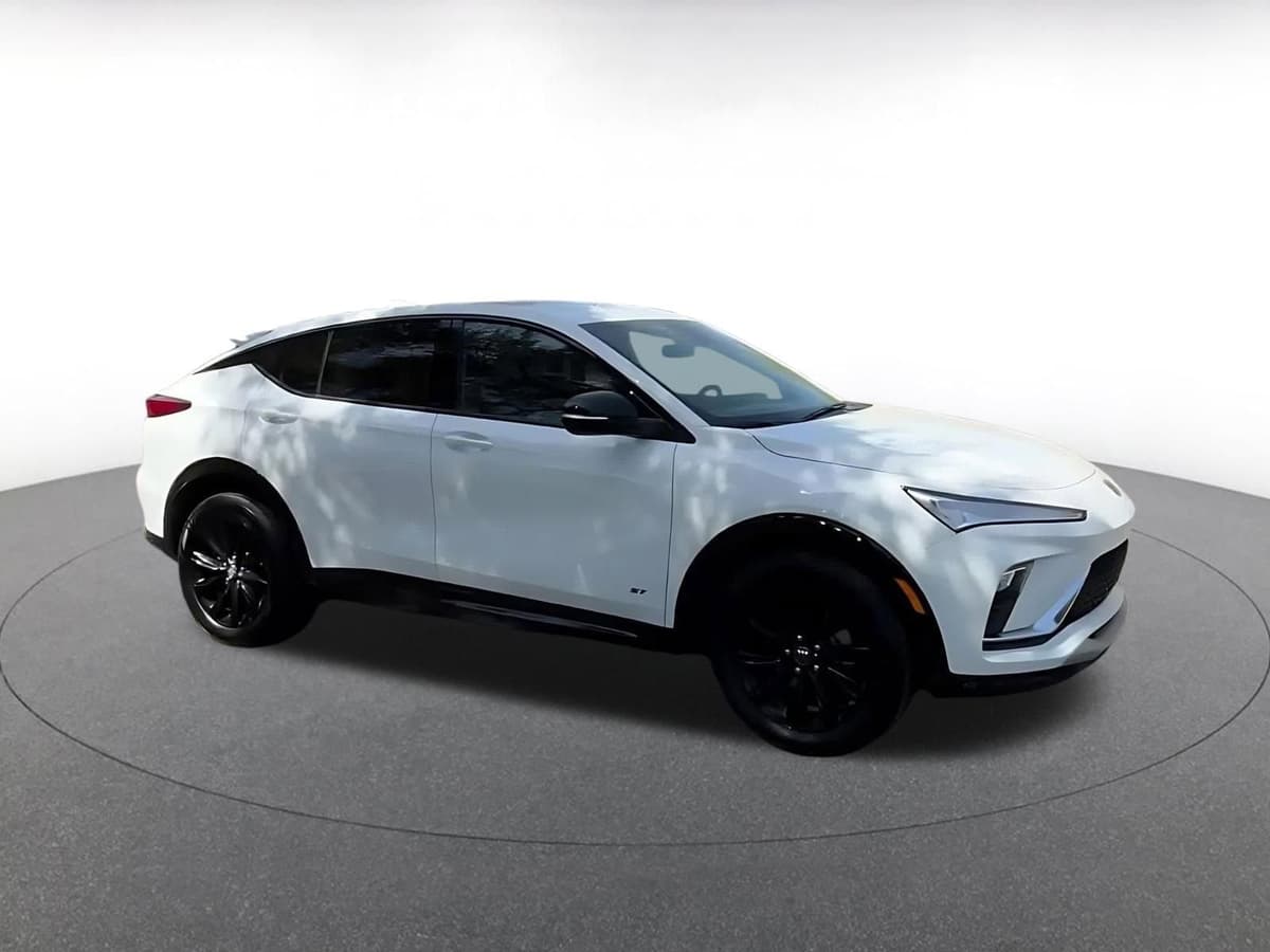 2025 Buick Envista - Image 2