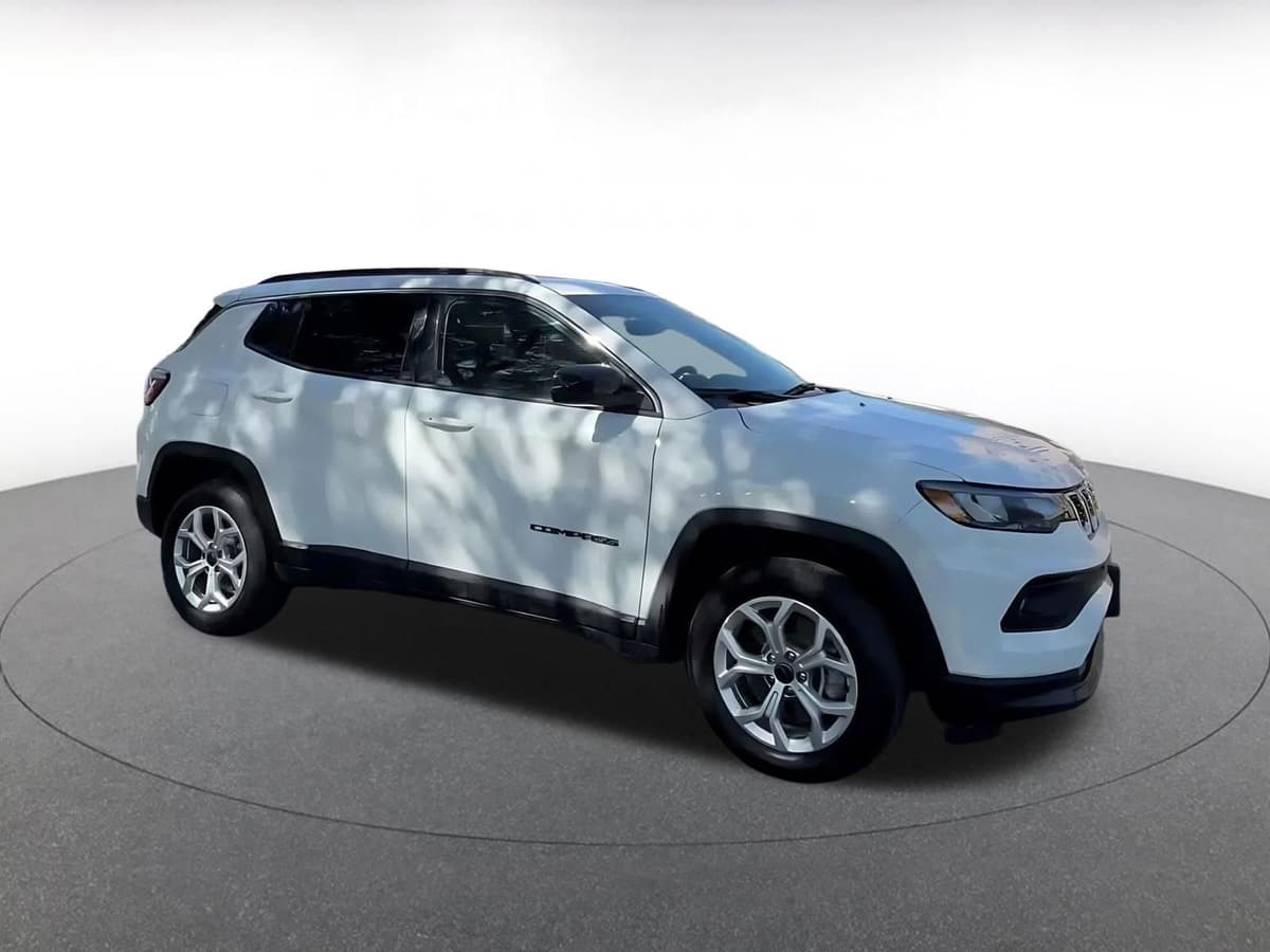 2025 Jeep Compass - Image 2