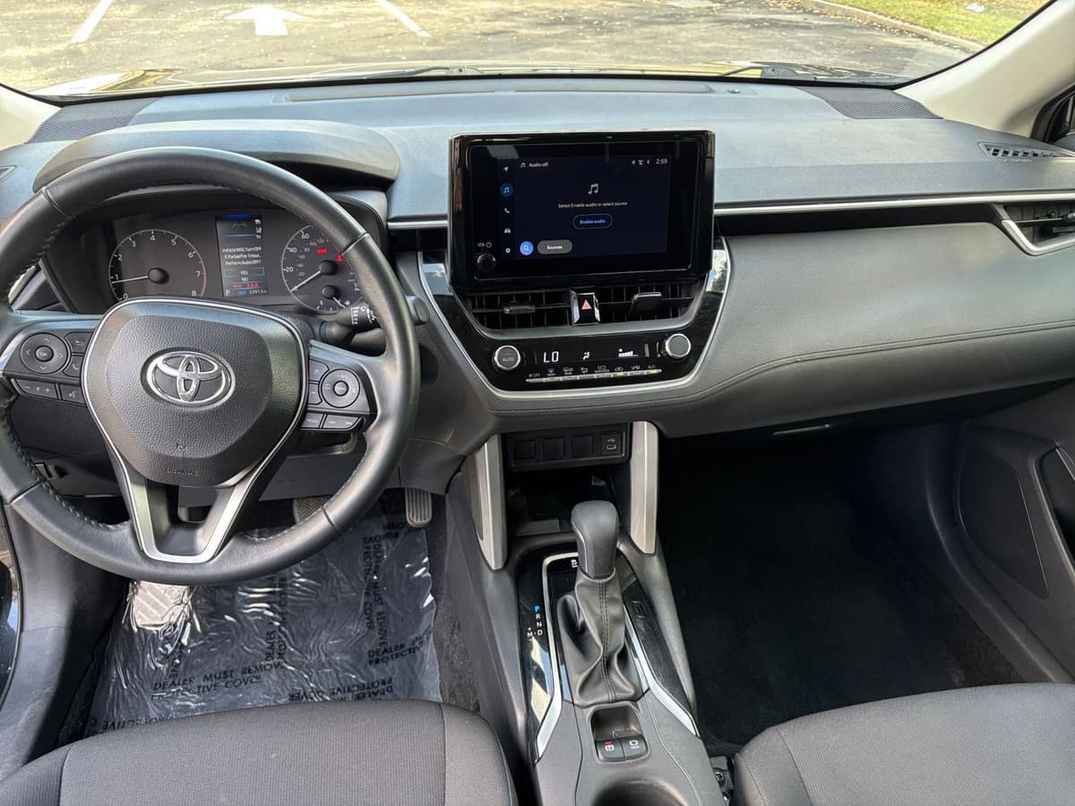 2025 Toyota Corolla Cross - Image 28
