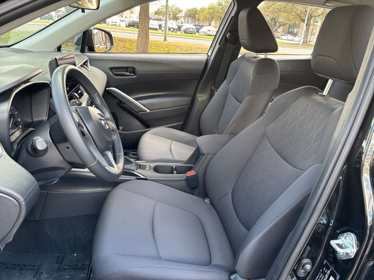 2025 Toyota Corolla Cross - Image 31