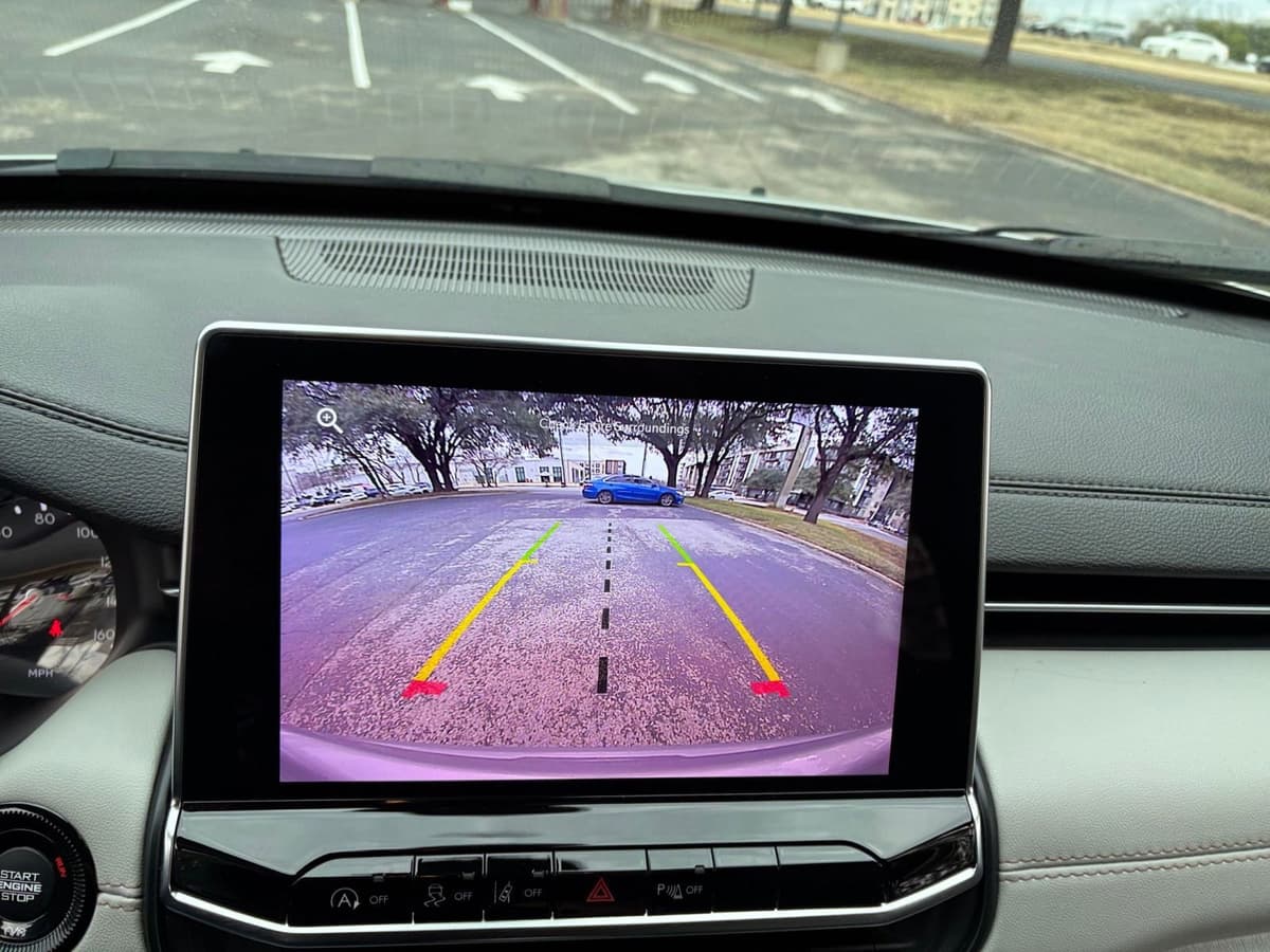 2025 Jeep Compass - Image 17