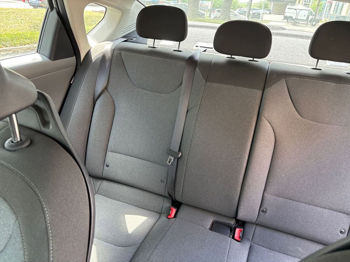 2025 Kia K4 - Image 34