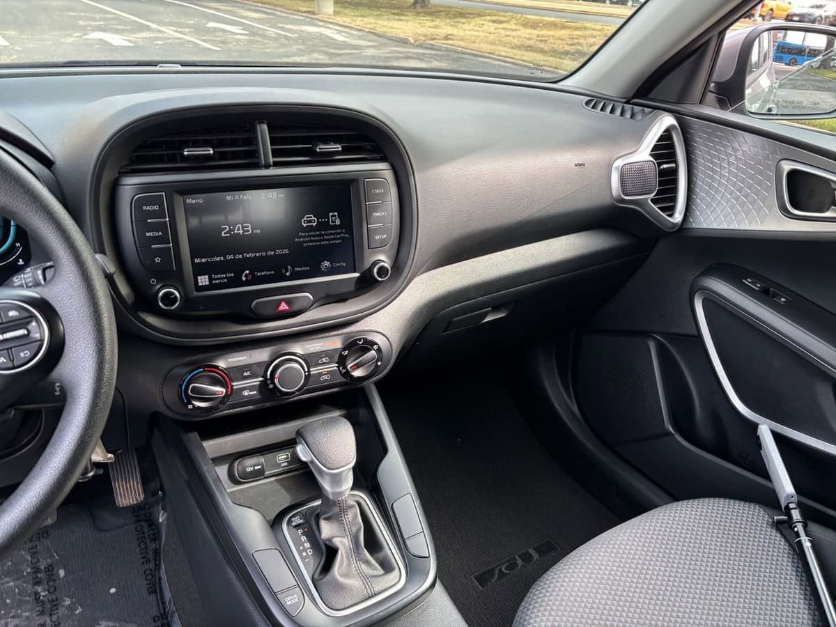 2025 Kia Soul - Image 30