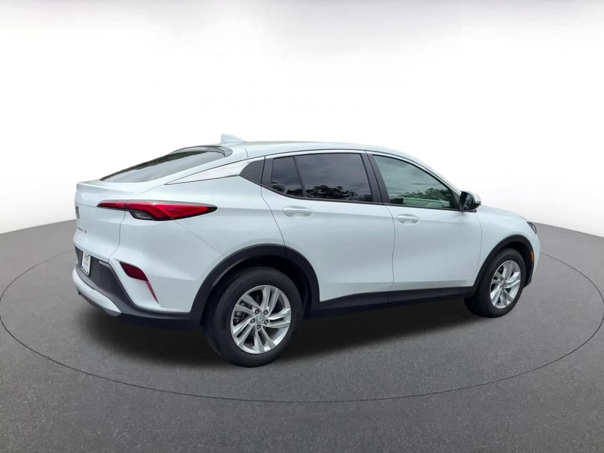 2025 Buick Envista - Image 15