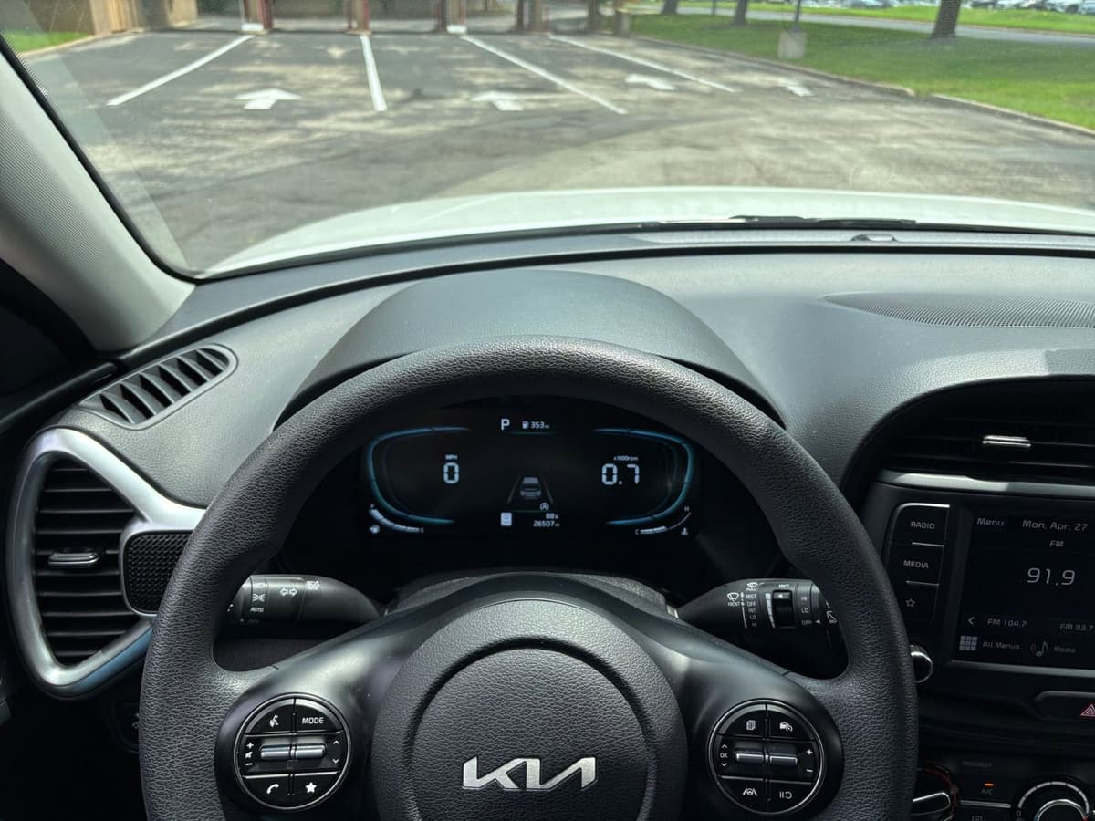 2025 Kia Soul - Image 17