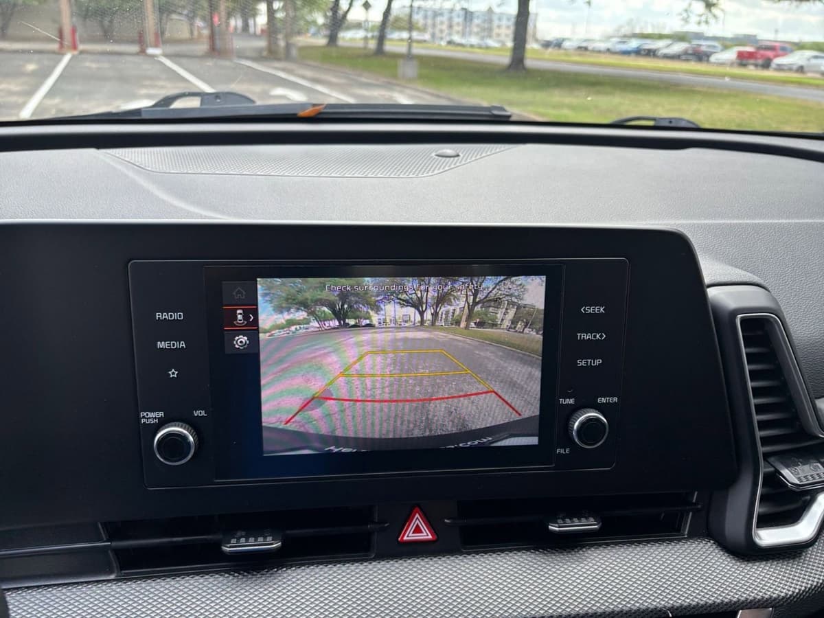 2025 Kia Sportage - Image 21