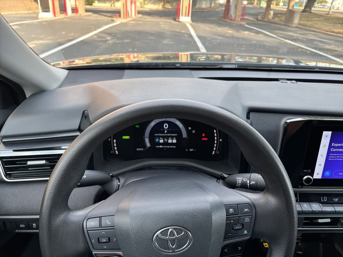2025 Toyota Camry - Image 29