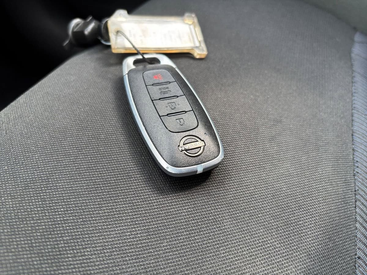 2025 Nissan Versa - Image 18