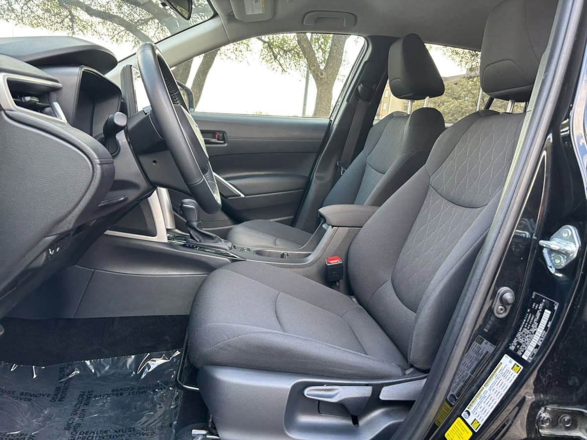 2025 Toyota Corolla Cross - Image 22