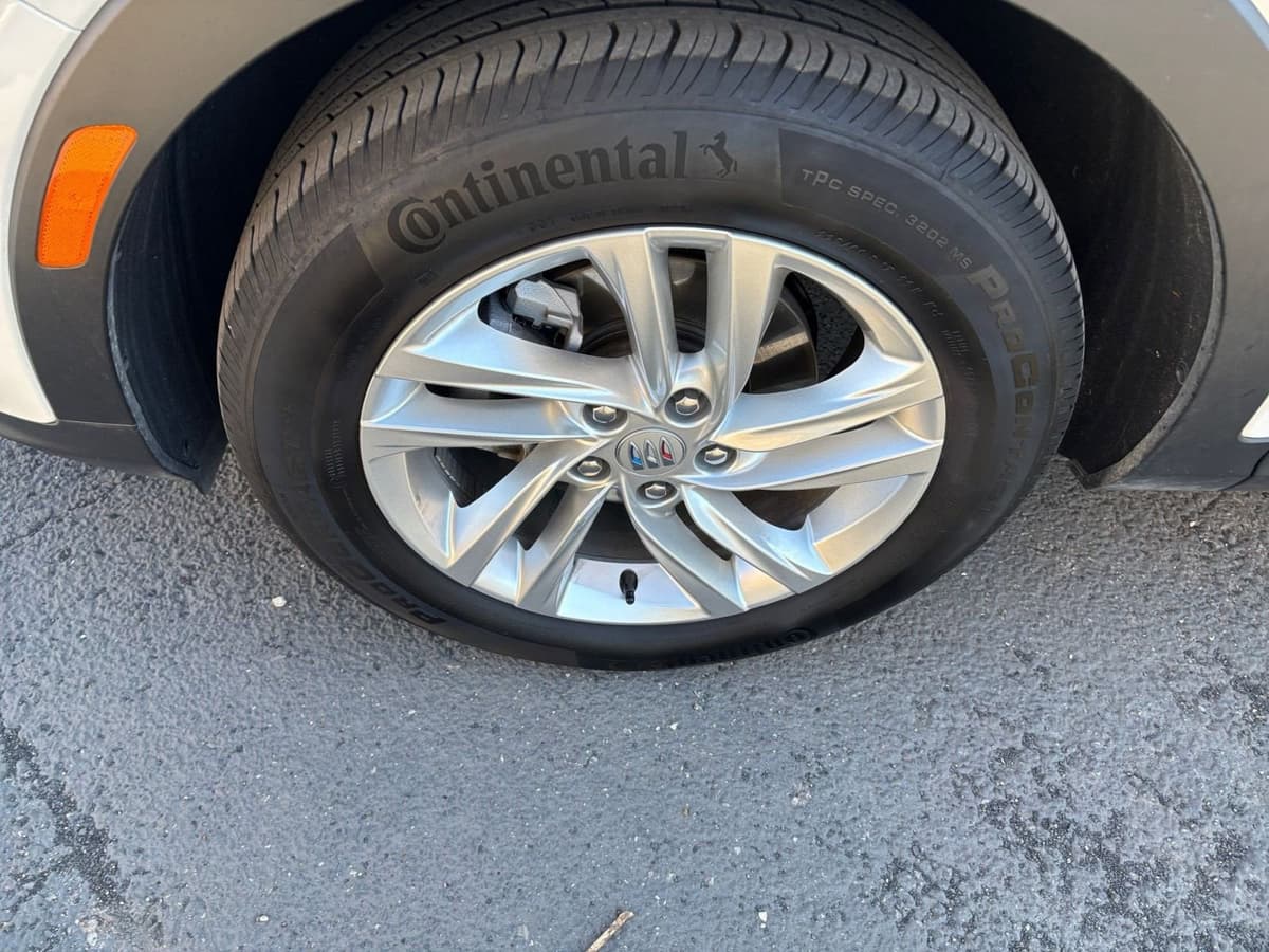 2025 Buick Envista - Image 25