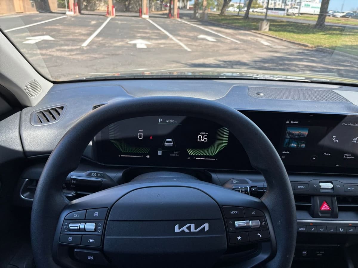 2025 Kia K4 - Image 31