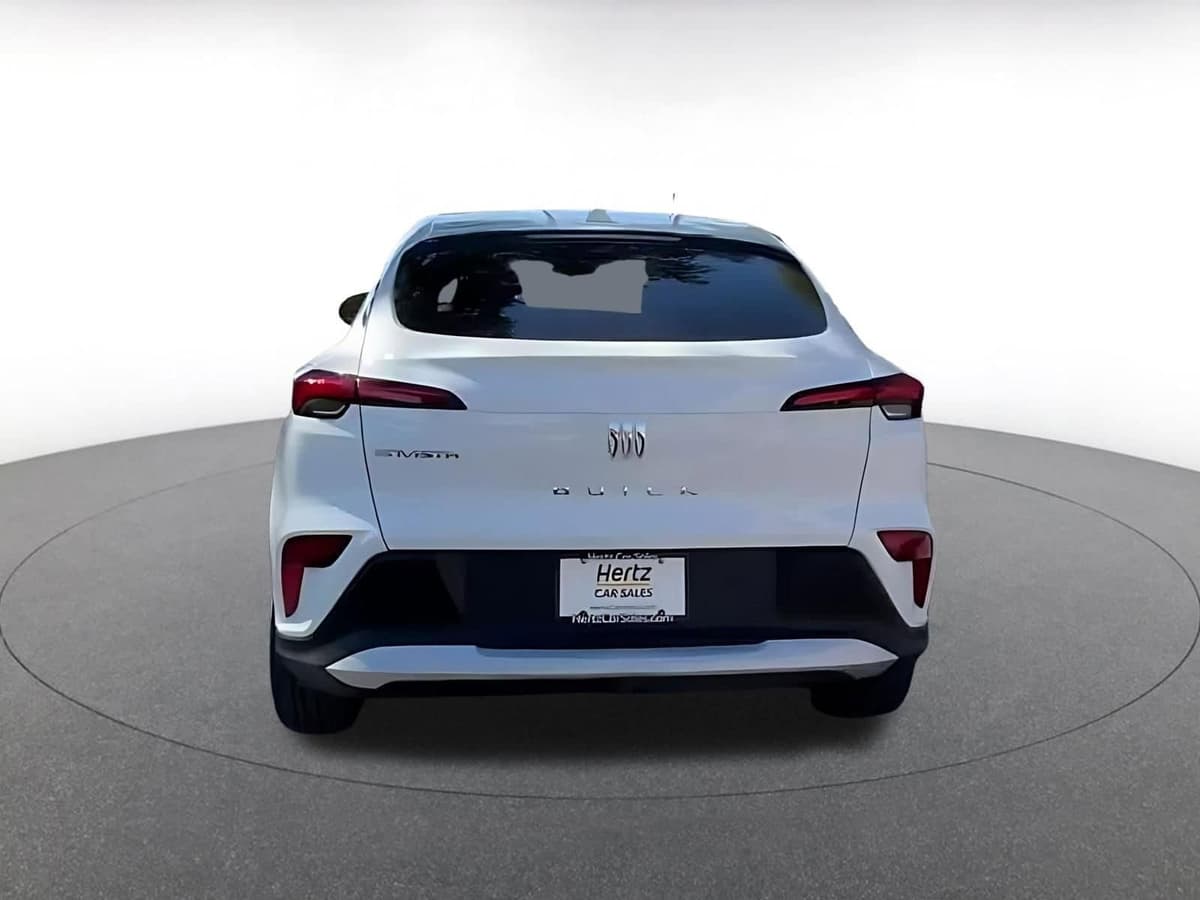 2025 Buick Envista - Image 12