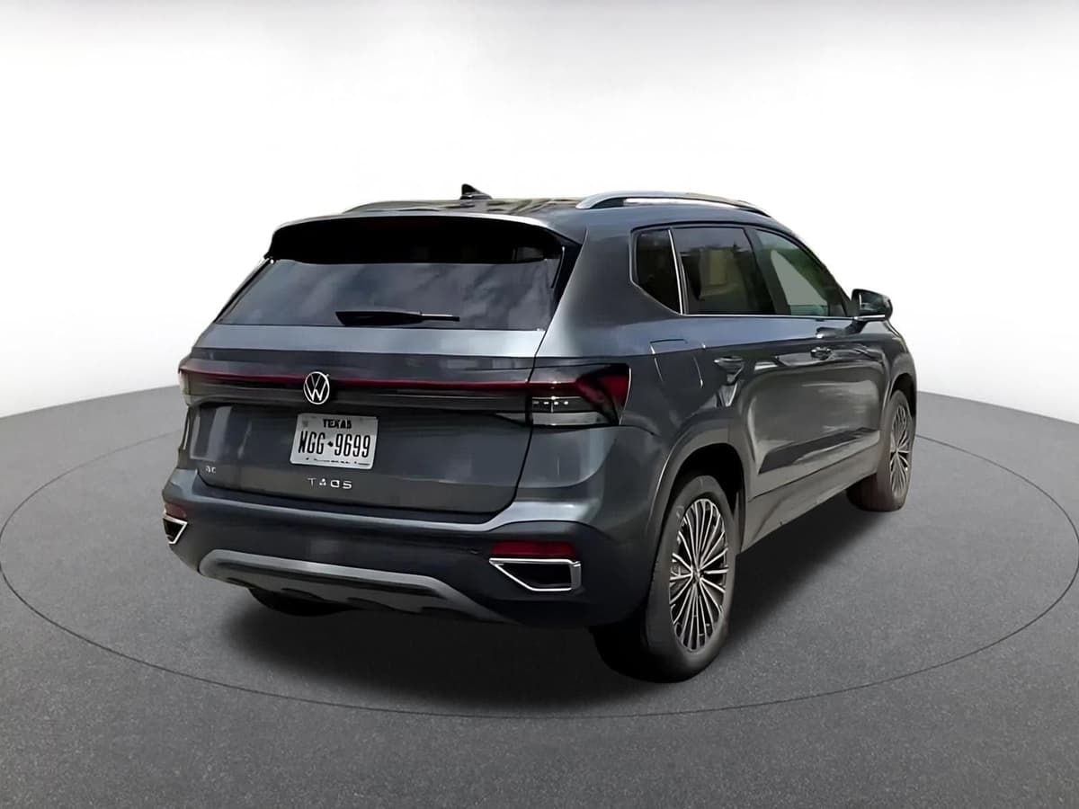 2025 Volkswagen Taos - Image 12