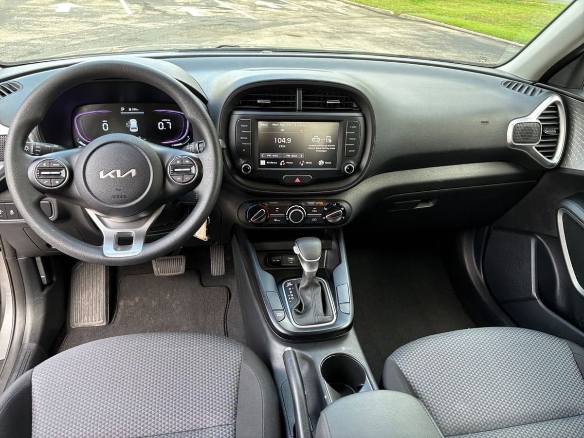 2025 Kia Soul - Image 28