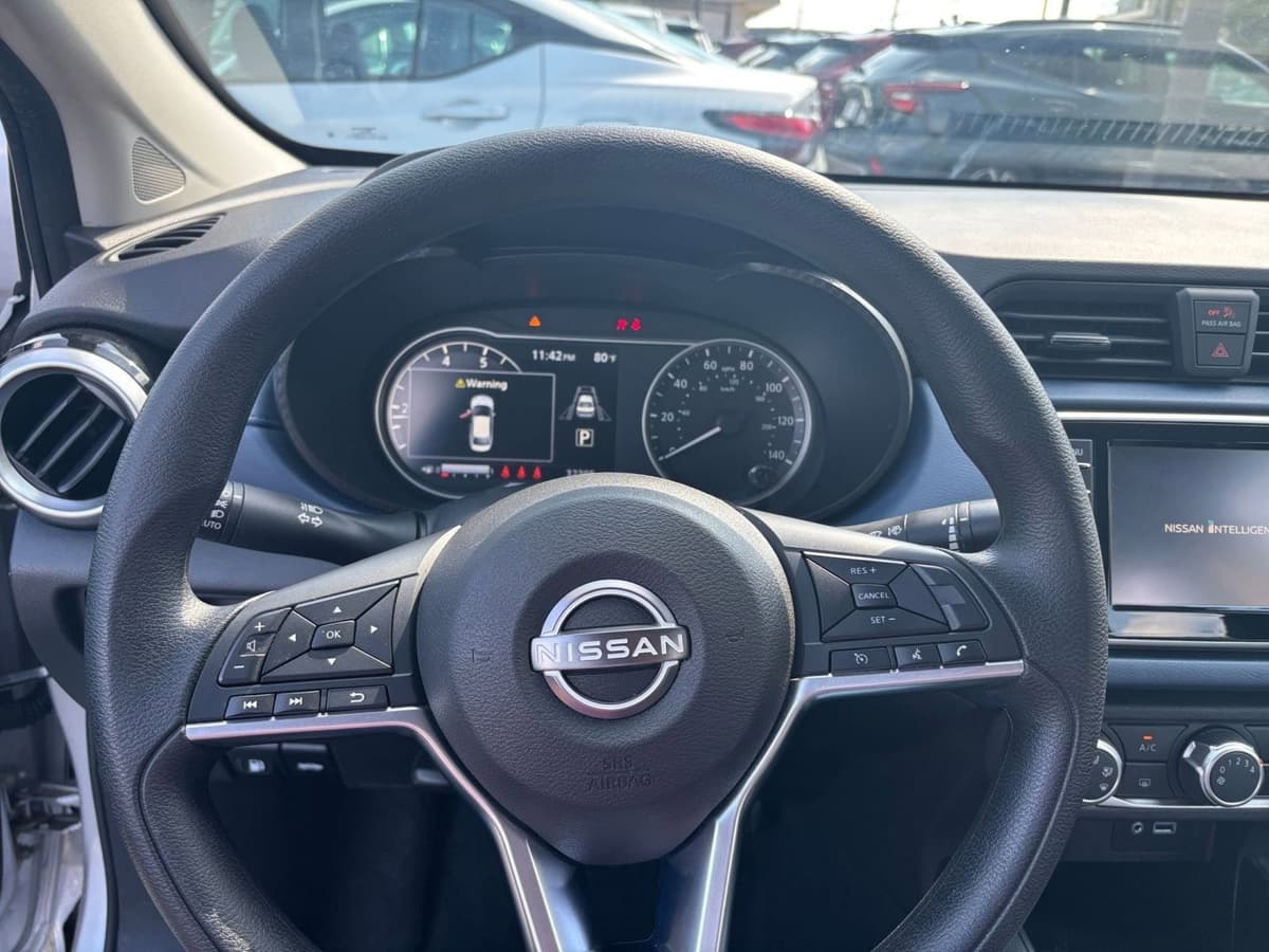 2025 Nissan Versa - Image 25