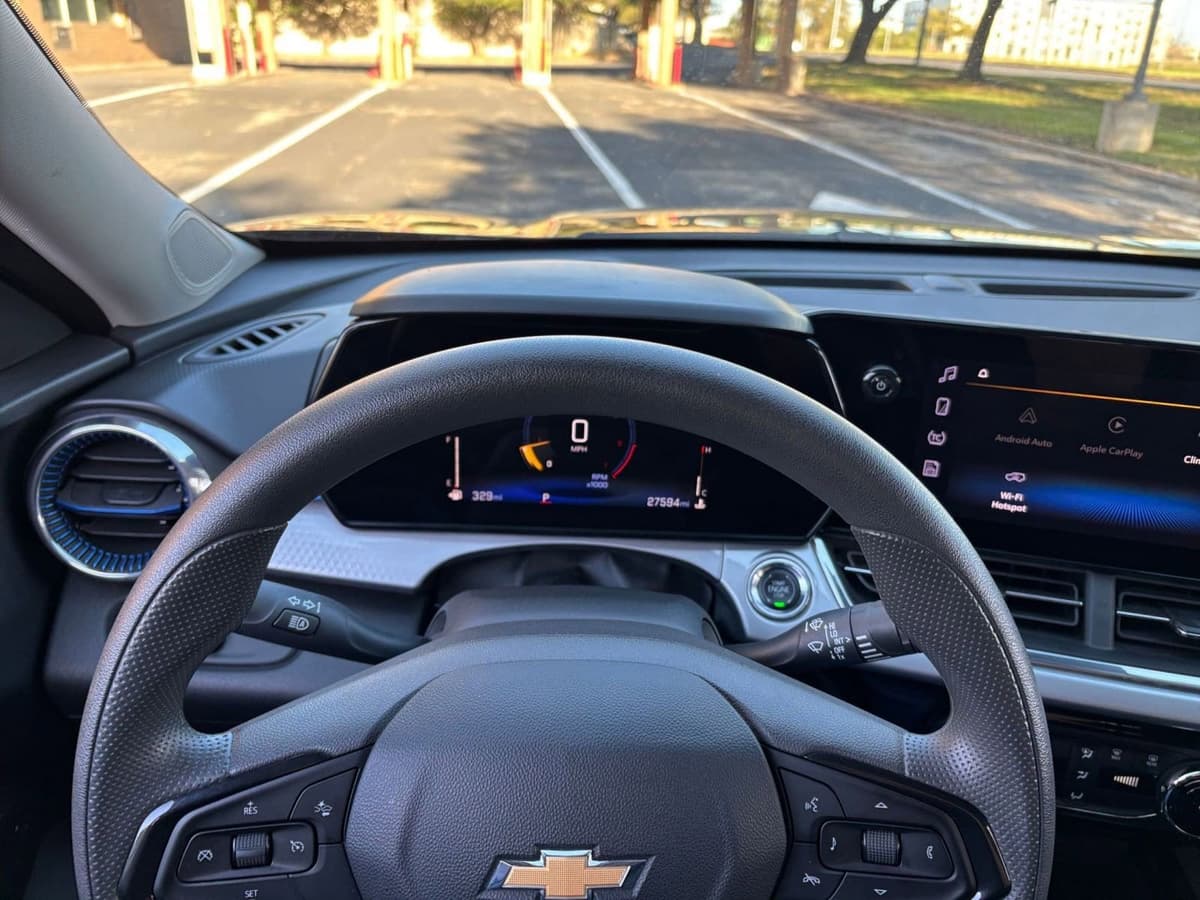 2025 Chevrolet Trax - Image 29