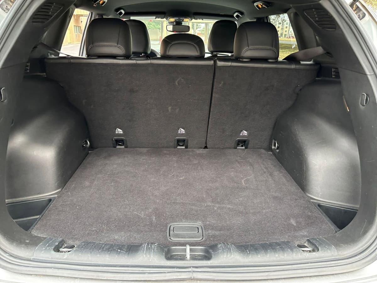 2025 Jeep Compass - Image 26