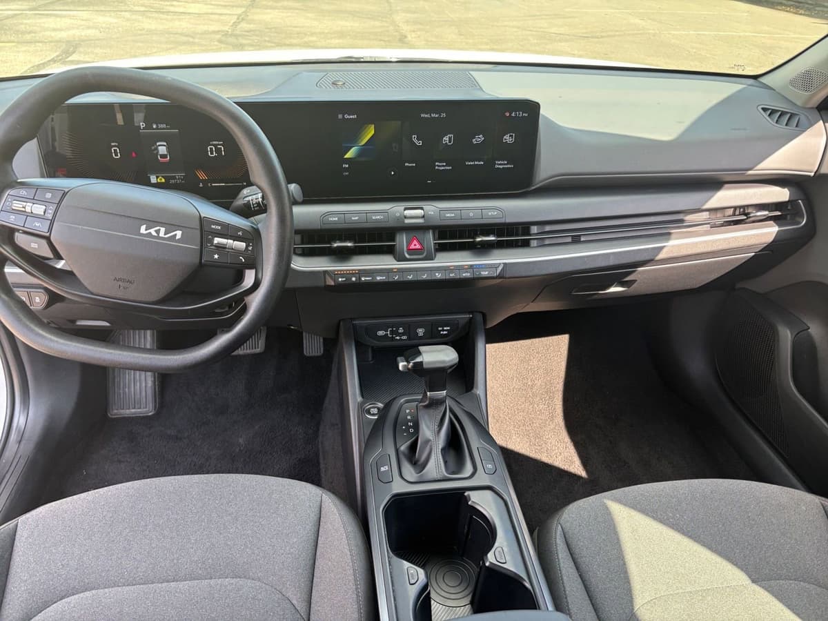 2025 Kia K4 - Image 28
