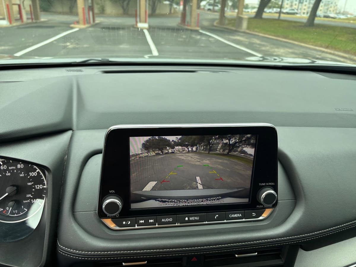 2025 Nissan Rogue - Image 17