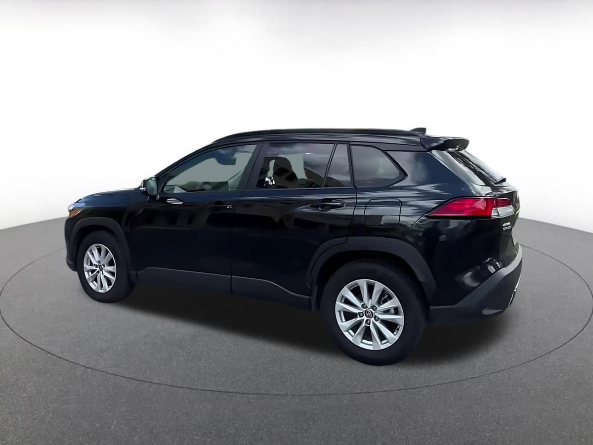 2025 Toyota Corolla Cross - Image 10