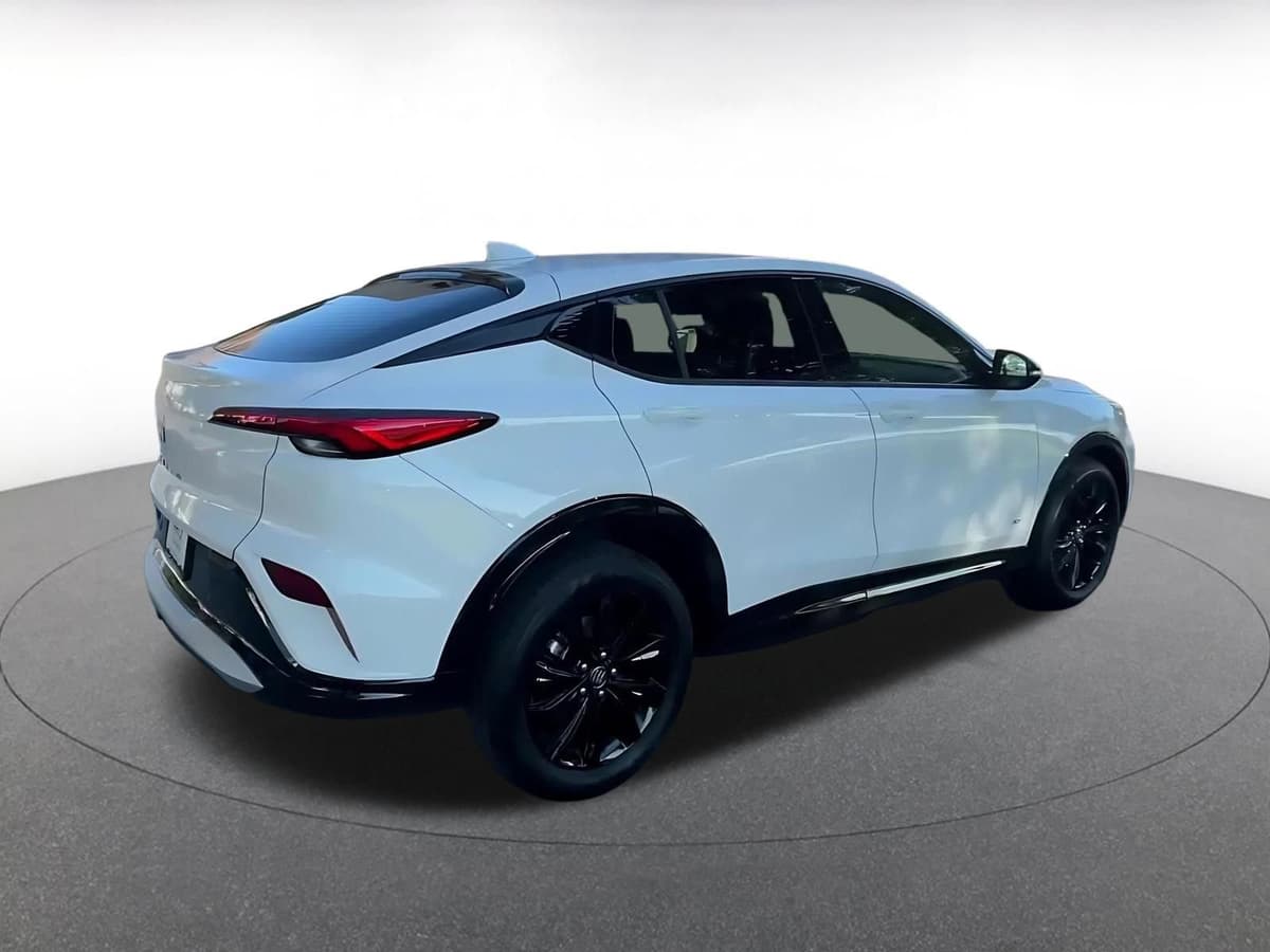 2025 Buick Envista - Image 13