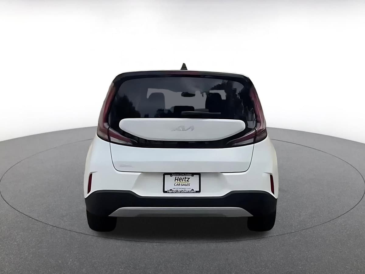 2025 Kia Soul - Image 12